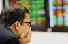 Góc nhìn chuyên gia: "Nín thở" trong 30 ngày then chốt, nhà đầu tư cần tính đến kịch bản VN-Index thủng 1.300 điểm