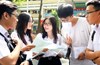 Kỳ thi tốt nghiệp THPT lớn nhất lịch sử bắt đầu: Điểm số trở thành "tấm vé" vào đại học và săn học bổng