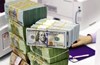 Chuyên gia lý giải tỷ giá USD/VND vẫn ổn định dù cán cân thương mại thâm hụt gần 14 tỷ USD