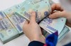 Một ngân hàng giảm 0,5% lãi suất cho vay từ hôm nay