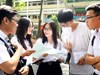 Kỳ thi tốt nghiệp THPT lớn nhất lịch sử bắt đầu: Điểm số trở thành "tấm vé" vào đại học và săn học bổng