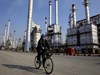 Iran, Nga đua giảm giá dầu tại Trung Quốc - các nhà cung cấp Trung Đông và Tây Phi 'xanh mặt'