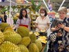 Trái cây vào mùa giảm giá sâu, siêu thị đông khách nhờ sầu riêng và bơ bán thấp kỷ lục