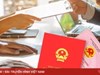 Người nộp thừa tiền sử dụng đất được đề nghị hoàn trả theo quy định hiện hành