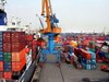 Siết tạm nhập – tái xuất: Giải pháp mạnh để ngăn chặn hàng lậu, hàng giả vào Việt Nam