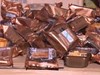 Hà Nội: Thu giữ gần 4.000 bánh Trung thu nhập lậu, chủ hàng khai mua 19 triệu đồng để bán kiếm lời