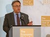 Fed phát tín hiệu có thể dừng tăng lãi suất năm 2027