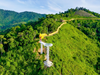 Khám phá hành lang hình rồng dài 460 m giữa núi rừng Đà Nẵng, nối liền cầu kính ở độ cao gần 800 m