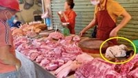 Vì sao người bán thường lau thịt lợn? Những điều người mua nên biết khi đi chợ