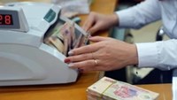 Lãi suất nhích lên, dòng tiền vào ngân hàng lập kỷ lục