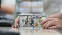 Lãi suất liên ngân hàng vọt lên 11%/năm, USD tự do tiến sát 26.900 đồng