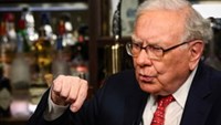 Warren Buffett: Điều đáng lo không phải suy thoái, cảnh báo rủi ro lớn hơn với thị trường chứng khoán