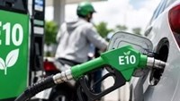 Giá xăng đồng loạt tăng, xăng E10 tăng gần 1.300 đồng/lít