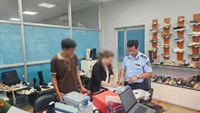 Phát hiện cơ sở sản xuất gần 50.000 đôi giày nghi giả mạo nhãn hiệu Nike, giá trị ước tính hơn 100 tỷ đồng