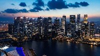 Singapore bất ngờ điều chỉnh chính sách khi giá dầu tăng mạnh