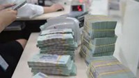 Lãi suất qua đêm xuống đáy cuối tháng 7