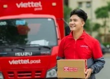 Doanh nghiệp logistics đồng loạt tăng phụ phí xăng dầu, có dịch vụ lên tới hơn 17%