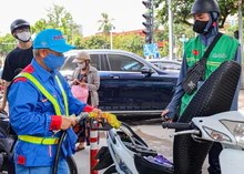 Doanh nghiệp được tự định giá xăng dầu, phải báo trước ít nhất 30 phút