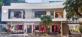 Chiến lược từ cửa hàng truyền thống đến drive-thru hiện đại