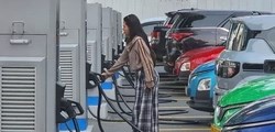 Bộ Công Thương yêu cầu tính toán nhu cầu điện cho Data Center và trạm sạc xe điện trong quy hoạch mới