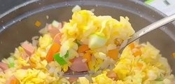 Ăn cơm rang từ cơm để lâu, người đàn ông 50 tuổi bị suy gan, suy thận cấp, phải lọc máu liên tục