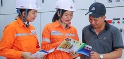 Chưa áp giá điện theo giờ cho hộ gia đình vì còn thiếu điều kiện triển khai