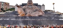 Núi Bà Đen hút khách với độ cao 986 m