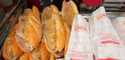 Vì sao bánh mì, hủ tiếu, cơm tấm tại TP.HCM có giá hơn 100.000 đồng?