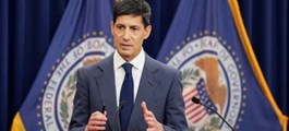 Fed giữ lãi suất 3,75-4%, hai quan chức muốn tăng thêm để kiềm chế lạm phát