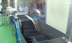 Khủng hoảng dầu mỏ từ Trung Đông khiến chuỗi sản xuất hàng thiết yếu lao đao