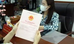 Đồng bộ sổ đỏ lên VNeID trước 30/10: Người dân có phải đổi sổ giấy?