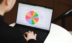 Laptop AI trở thành lựa chọn ưu tiên của doanh nghiệp trong bối cảnh siết chặt bảo mật dữ liệu