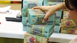 Hơn 20 ngân hàng đồng loạt hạ lãi suất: “ông lớn” quốc doanh và tư nhân cùng nhập cuộc