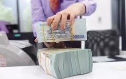 Tiền gửi cá nhân vượt doanh nghiệp: Dòng tiền đang dịch chuyển ra sao?
