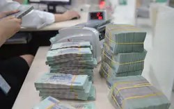 Lãi suất qua đêm xuống đáy cuối tháng 7