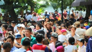 Ngành du lịch tăng tốc mạnh mẽ, trở thành điểm sáng kinh tế Việt Nam 2025