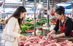 Cảnh báo nguy cơ mất an toàn thực phẩm, người mua cần lưu ý khi đi chợ