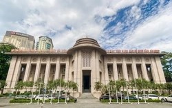 Lãi suất liên ngân hàng hạ nhiệt, dòng tiền OMO kém hấp dẫn, USD tự do rơi khỏi ngưỡng 27.000 đồng