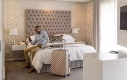 Tin nhắn “xác minh đặt phòng” bủa vây du khách: Cạm bẫy lừa đảo du lịch tinh vi vừa xuất hiện