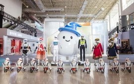 Robot hình người của Chery gây sốt: nói được 10 ngôn ngữ, đi đứng như người thật