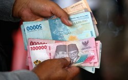 Rupiah Indonesia lập đáy lịch sử trước USD, điều gì khiến thị trường lo ngại?
