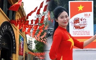 Cờ hoa, áo đỏ, rộn ràng phố phường: Hà Nội "thay áo" mừng ngày hội non sông