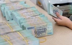 Lần đầu tiên người dân gửi hơn 10 triệu tỷ đồng vào ngân hàng, chuyện gì đang xảy ra?