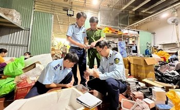 Doanh nghiệp chính hãng chật vật đối phó hàng nhái trên sàn thương mại điện tử