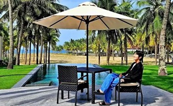 Resort bên bờ biển Hội An 'nóng rẫy' khi tài tử Hàn Lee Jun Ki xuất hiện