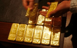 Ngân hàng lớn hạ mạnh dự báo giá vàng, cảnh báo có thể giảm xuống 3.800 USD/ounce