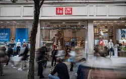 Uniqlo đặt cược vào triết lý tối giản để cạnh tranh với Zara, H&M và Shein