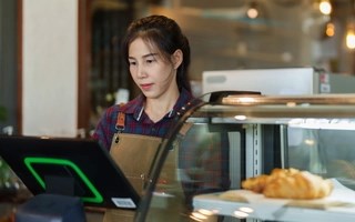 Chuyển mình thích nghi với áp lực mới: Tiểu thương cần những giải pháp tài chính linh hoạt hơn