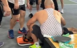 Cảnh báo sốc nhiệt: Người đàn ông ngất xỉu khi chơi pickleball giữa thời tiết nắng gay gắt: