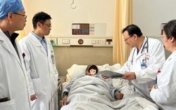 Người đàn ông bị suy thận do uống "bột tam thất" suốt một năm: Bác sĩ cảnh báo hiểm họa từ thảo dược trôi nổi